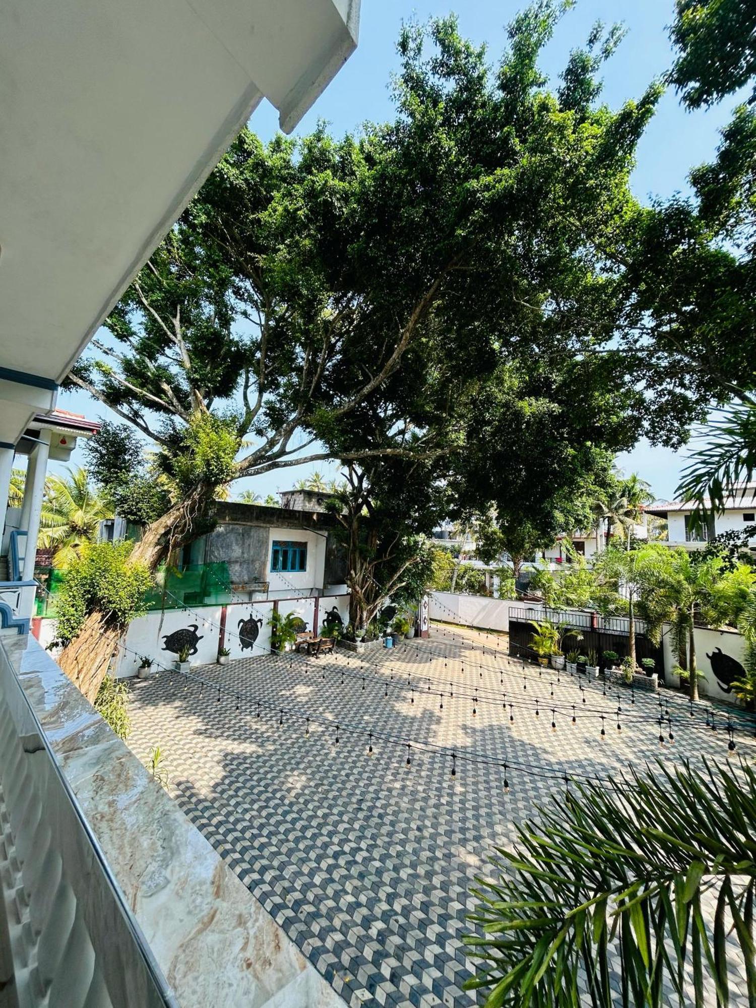 Crystal Wave Holiday Resort Polhena Matara Eksteriør bilde